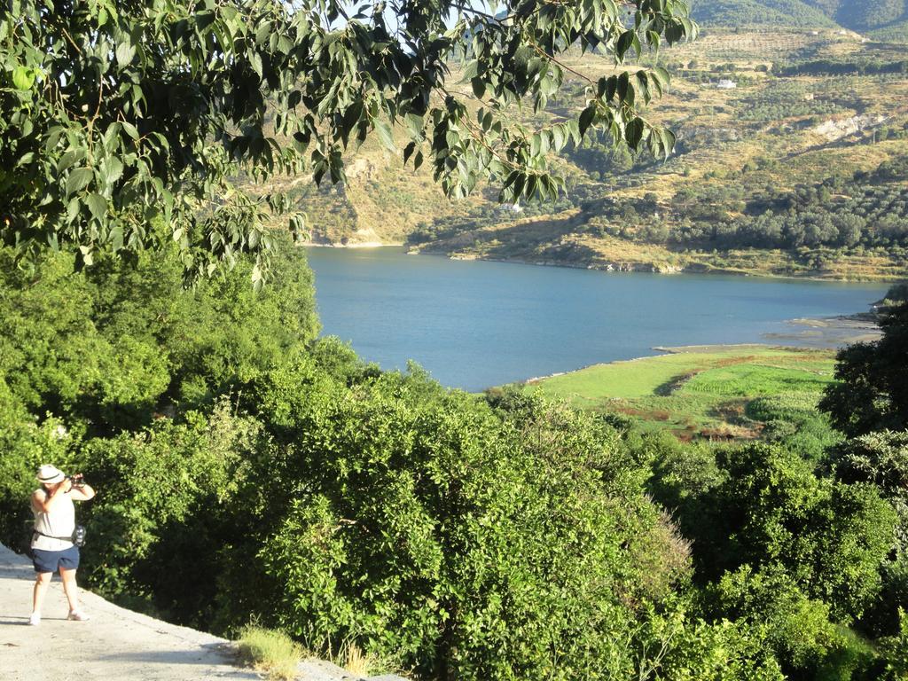 Hostal Y Apartamento Rural Los Naranjos Melegis Luaran gambar